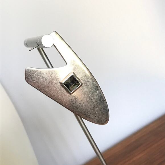 NEW Romance Matte Silver Tone oblong mod chevron-style semi-hoop earrings - Picture 8 of 15